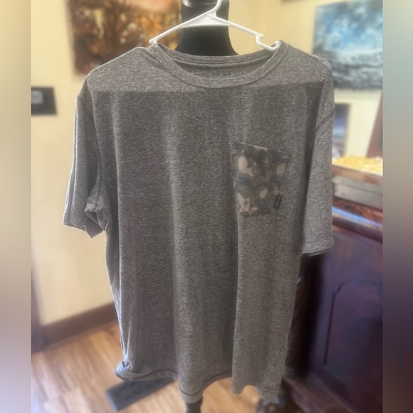 Columbia pocket tee size large in GUC - Picture 1 of 4